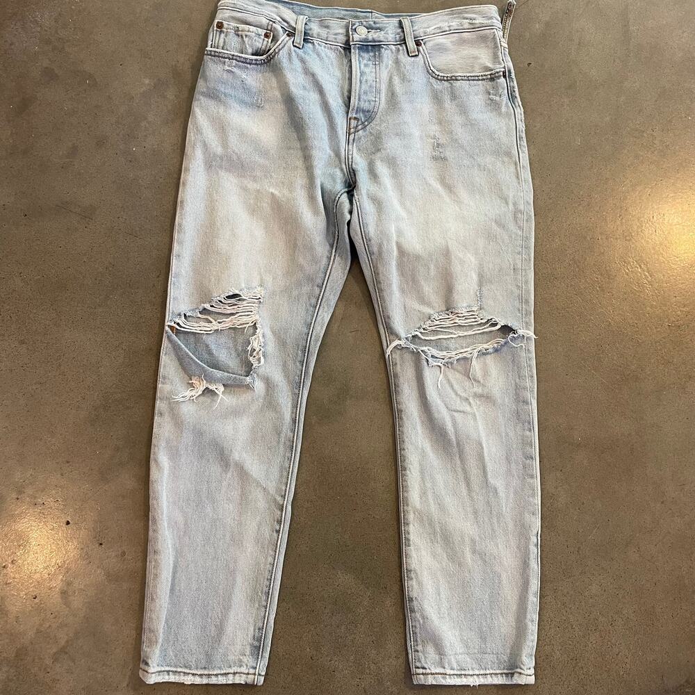 Levi 501 distressed light wash blue denim jeans mens straight leg pants 28 x 32